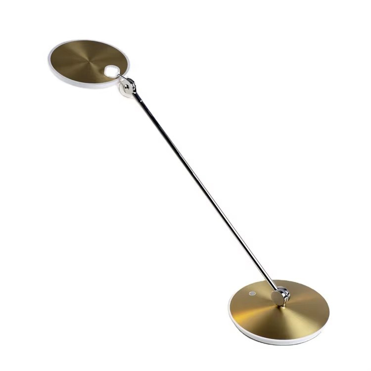 Lampe de bureau d'étude de couleur chaude à intensité variable 3000K pour le soin des yeux