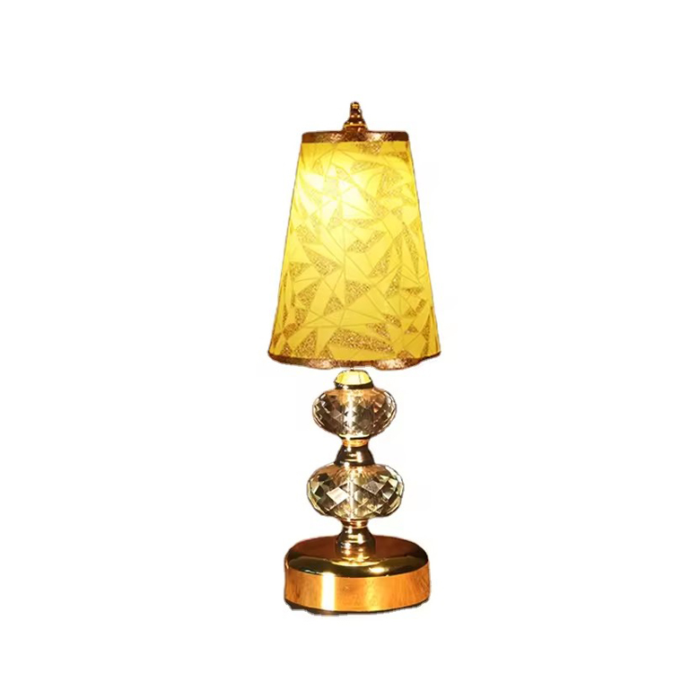 Petite lampe de bureau à cône de chargement USB lumineuse portable de luxe