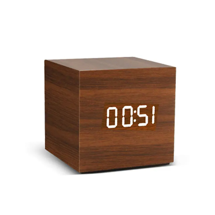 Contrôle vocal Clock d'alarme numérique Corloge numérique USB en bois